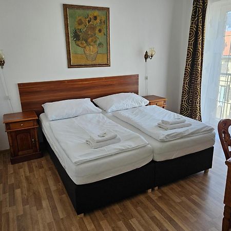 Hotel Union Louny Εξωτερικό φωτογραφία