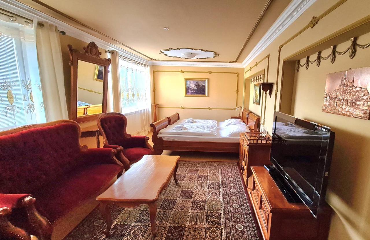 Hotel Union Louny Εξωτερικό φωτογραφία