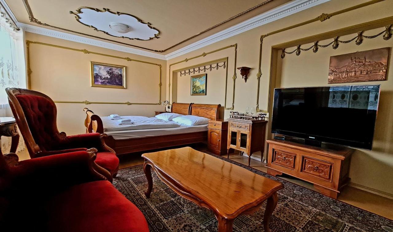 Hotel Union Louny Εξωτερικό φωτογραφία
