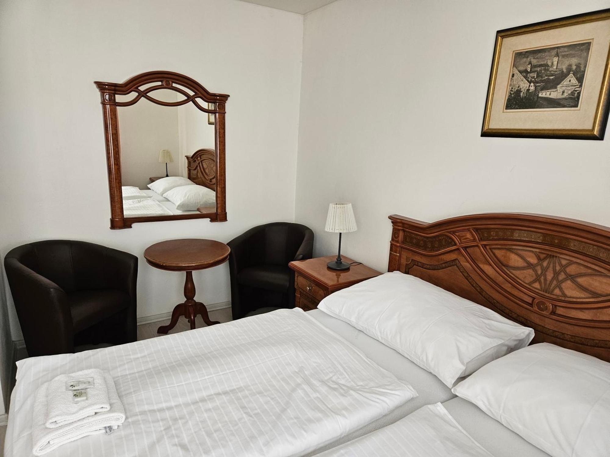 Hotel Union Louny Εξωτερικό φωτογραφία