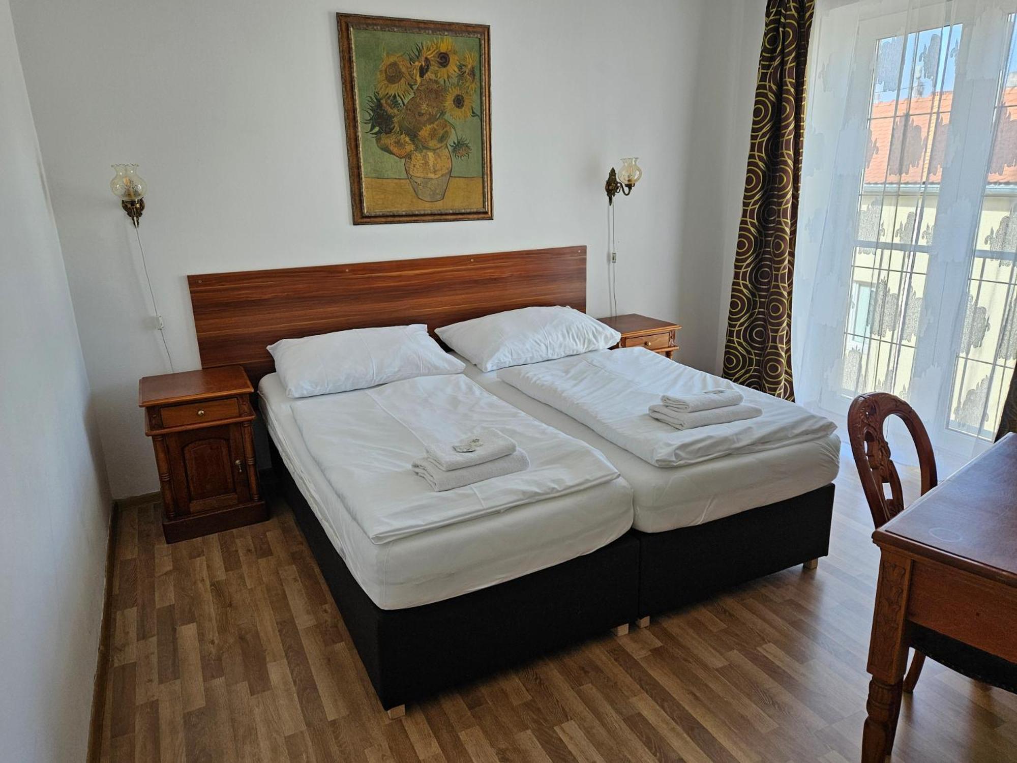 Hotel Union Louny Εξωτερικό φωτογραφία